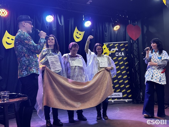 A Csobi tagok jelmeze